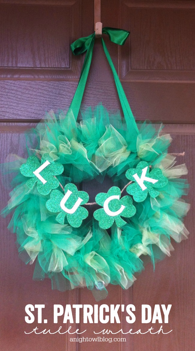 Looking for a fun and festive way to decorate for St. Patrick's Day this year? Check out how to make this easy Tulle St. Patrick's Day Wreath!