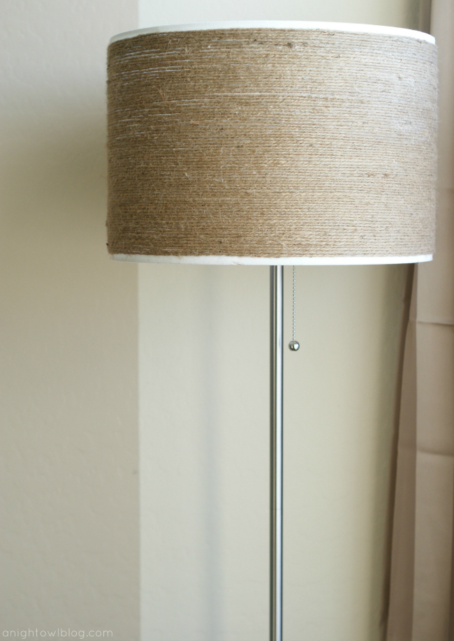 Comment faire un abat-jour de Twine-Wrapped DIY à anightowlblog.com |  #twine #lampshade #lighting #decor