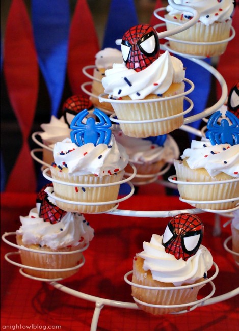 Spiderman Birthday Cupcakes by { anightowlblog.com } #spiderman #birthday #party