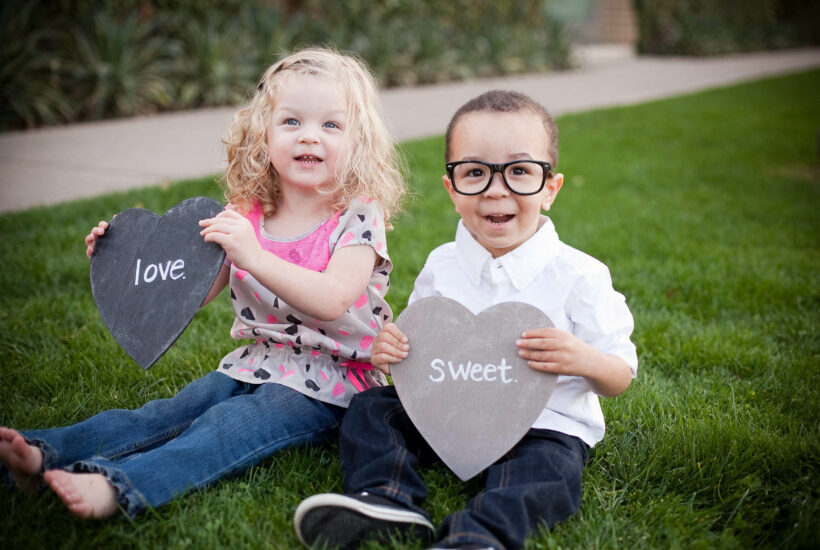 Tons of great ideas for photo props and locations for a Valentine's Day Photo Shoot!