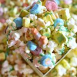 The perfect St. Patrick's Day treat! Lucky Charms Popcorn...yum!
