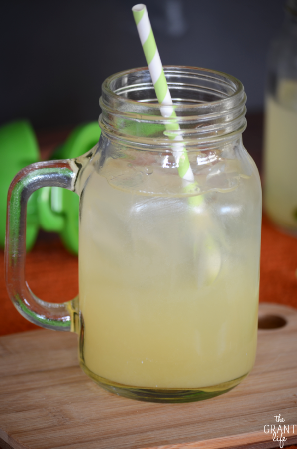 Easy Homemade Lemonade - A Night Owl Blog
