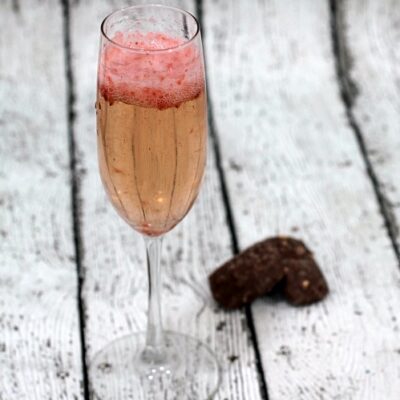 Strawberry Champagne Cocktail | anightowlblog.com