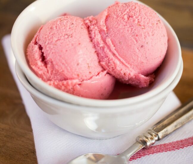 Strawberry Frozen Yogurt - an easy and delicious homemade summer treat you can make with just 4 ingredients!