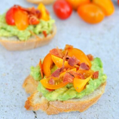 Entertaining can be easy when you have simple recipes that look amazing like this Bacon Avocado Tomato Crostini. You only need a few ingredients to make it.