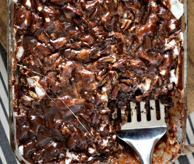 Rocky Road Cake - a delicious combination of chocolate, marshmallows and nuts in one delicious and easy to make dessert!
