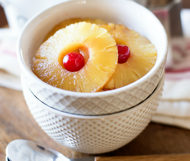 Eat cake for breakfast! This Pineapple Upside Down Oatmeal is a fun way to add some fun to your morning routine!