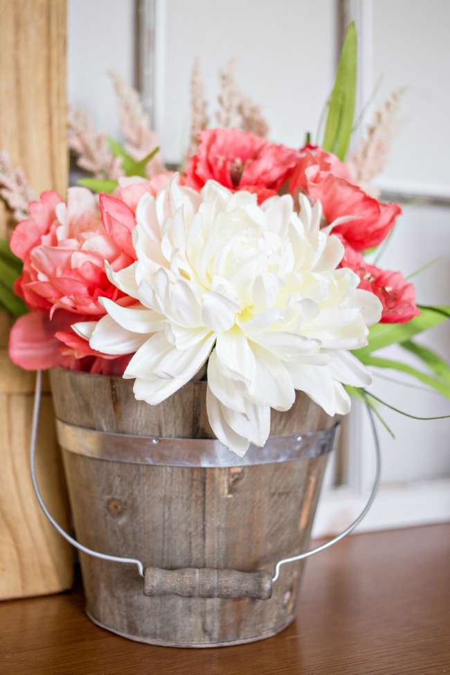 Create this beautiful DIY Boho Floral Arrangement in just a few easy steps! 