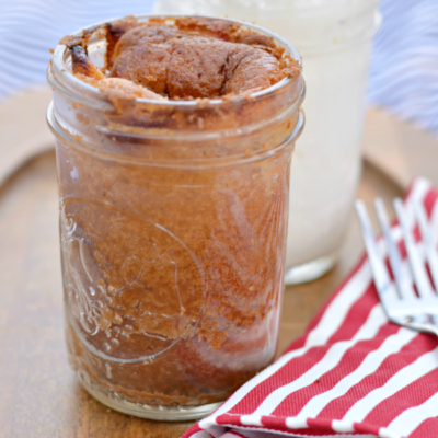 This Strawberry Mason Jar Cake is easy, delicious and perfect for picnics!