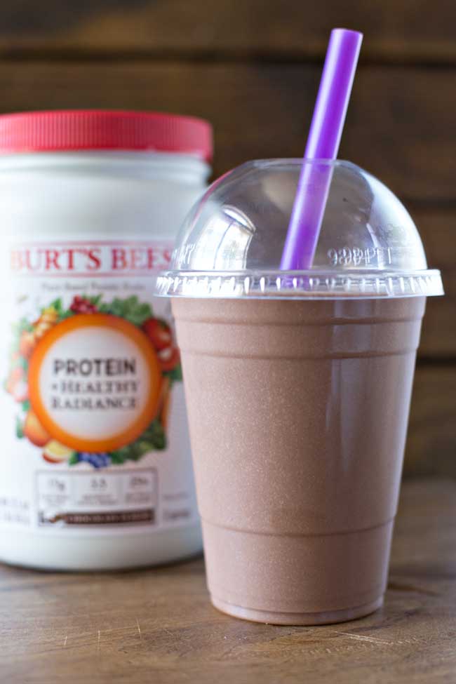 This Chocolate Hazelnut Smoothie is delicious, refreshing and packed with Burt's Bees Protein!