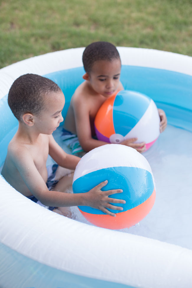 Perfect for summer - throw a fun and easy Pools and Popsicles Party! 
