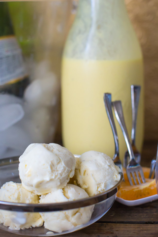 These Creamsicle Mimosa Floats are a delicious party drink - perfect for New Year's entertaining or a fun brunch drink!