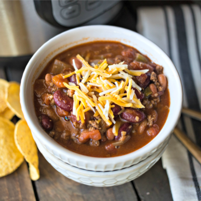 This Instant Pot Wendy's Copycat Chili is delicious and so easy to make! Dinner is ready in less than 30 minutes!