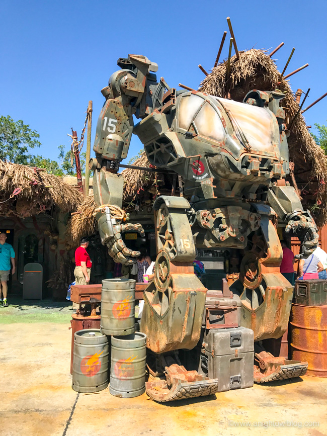 From the magical Floating Mountains to a mystical journey down the Na’vi River, we’re sharing 10 Reasons to Visit Pandora - The World of Avatar at Disney's Animal Kingdom! #VisitPandora