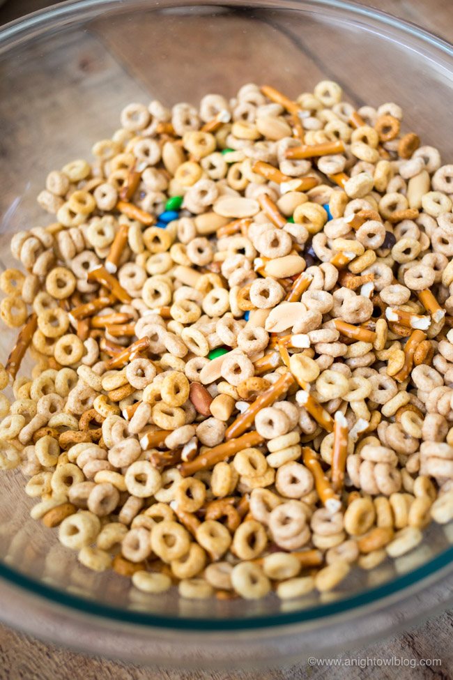 These Easy Monster Cereal Bars with Cheerios are an easy and delicious snack - perfect for those hungry after school bellies! 