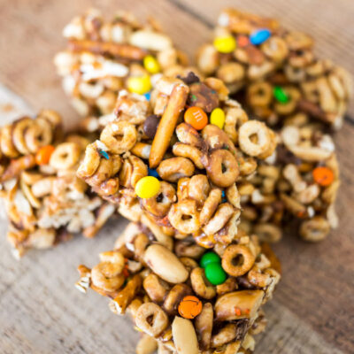 These Easy Monster Cereal Bars with Cheerios are an easy and delicious snack - perfect for those hungry after school bellies!