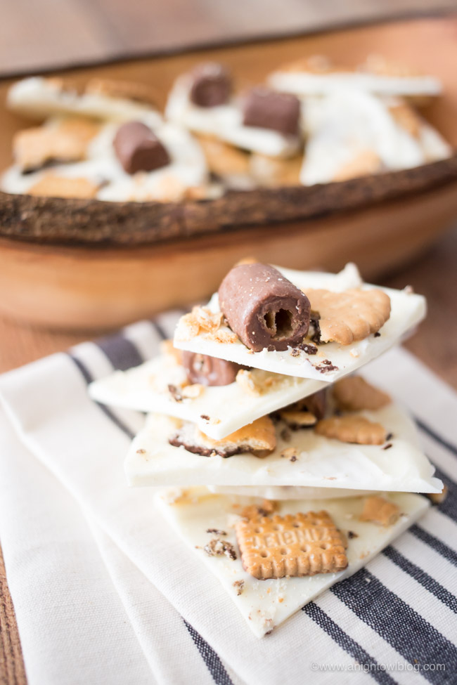 This Milk and Cookies Candy Bark - perfect for cookie trays and parties, will get you in the mood for the holiday season!