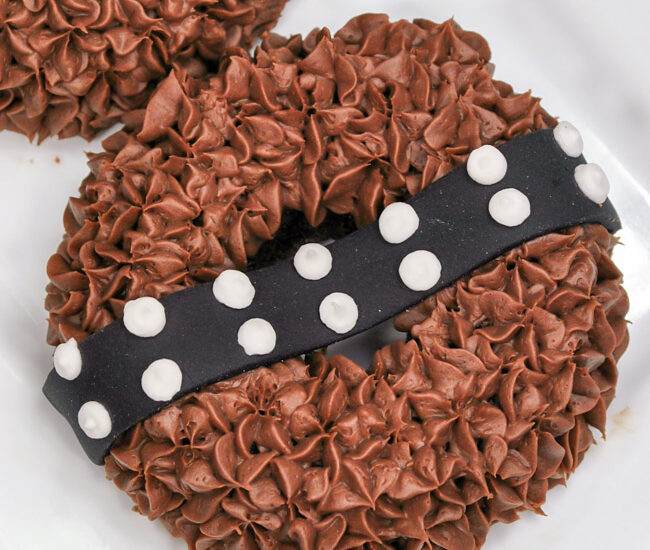 Make Your Own Chewbacca Donuts | Celebrate the release of SOLO in theaters everywhere with these fun, homemade Chewbacca Donuts! #Disney #HanSolo #StarWars
