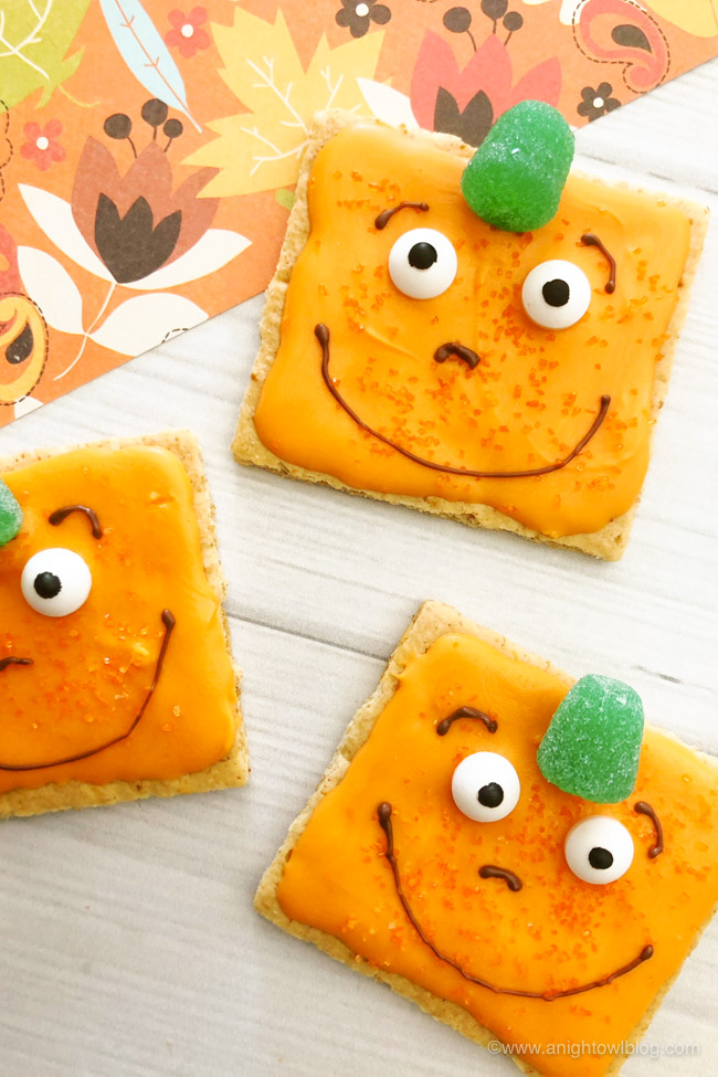 Perfect for Spookley fans, whip up these adorable and easy Spookley the Square Pumpkin Halloween Treats for your Halloween party and more!