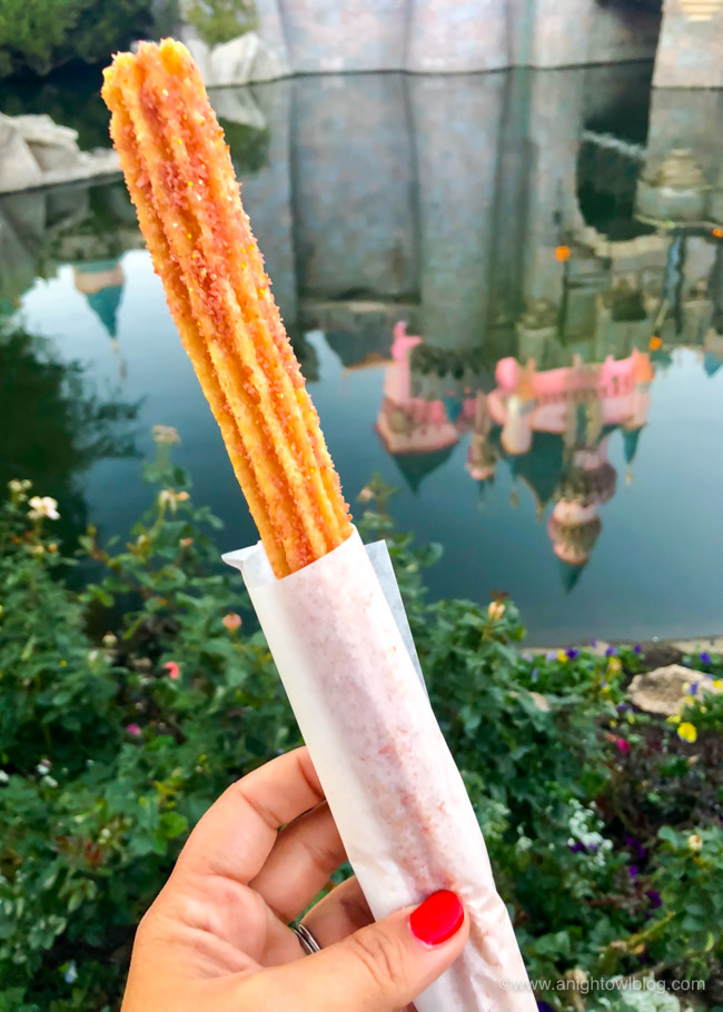 From Dole Whips to Mickey Beignets, discover 25+ of the Best Things to Eat and Drink at Disneyland!